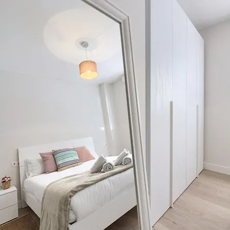 Urban Cruces By Next Stop Bilbao * Μπαρακάλντο